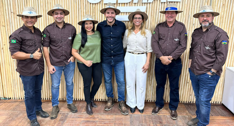 Deputada Cristiane Lopes discute soluções para o Transporte Aéreo no Rondônia Rural Show