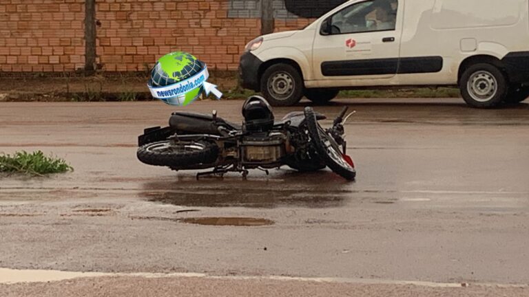 Colisão entre carro e moto deixa dois feridos na zona leste