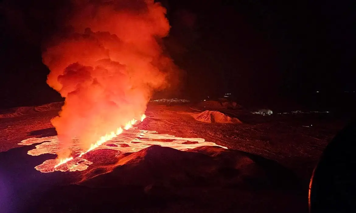 Vulcão na Islândia entra em erupção pela 5ª vez desde dezembro