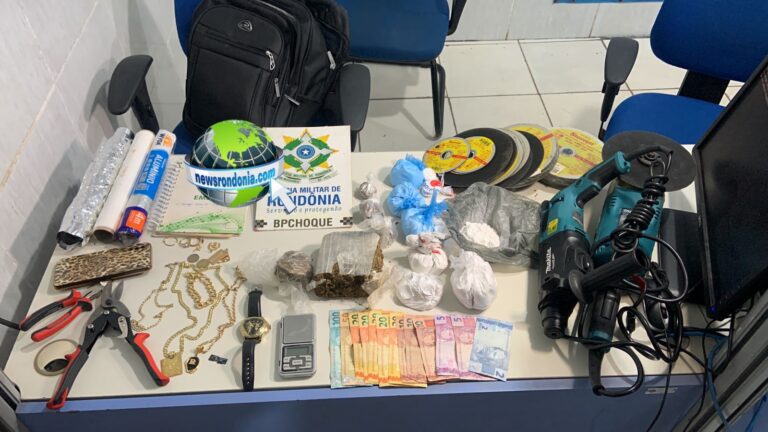 Choque prende traficante com drogas e estoura boca de fumo na zona leste