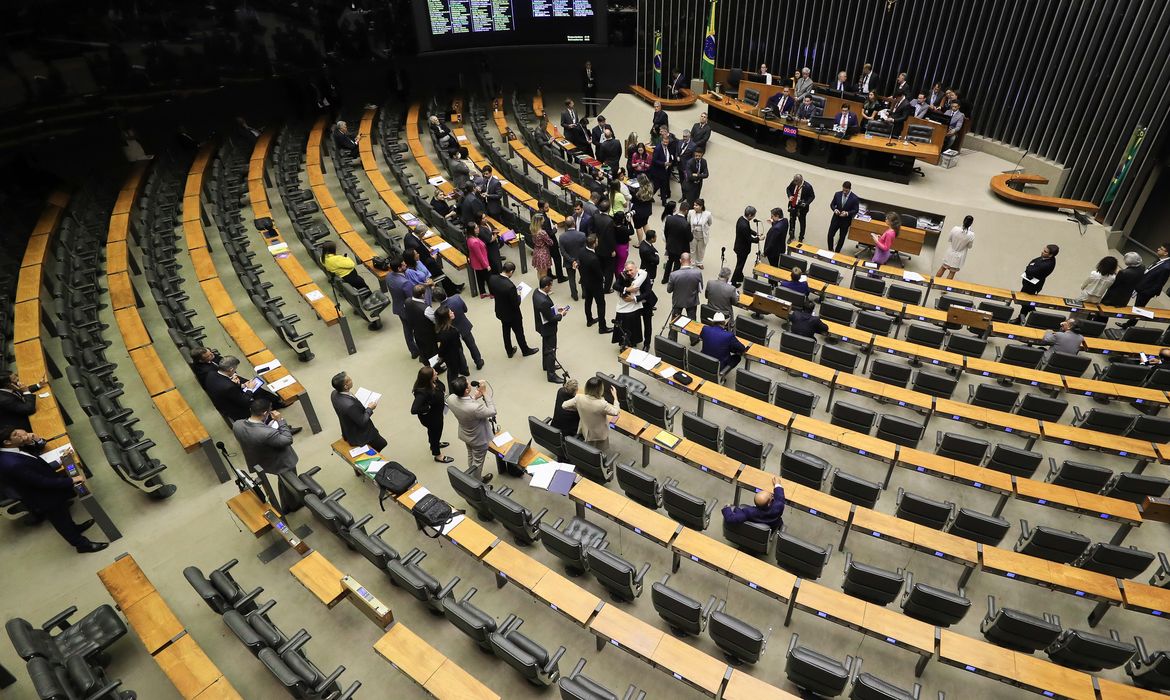 Câmara mantém dispensa de registro biométrico de deputados do RS