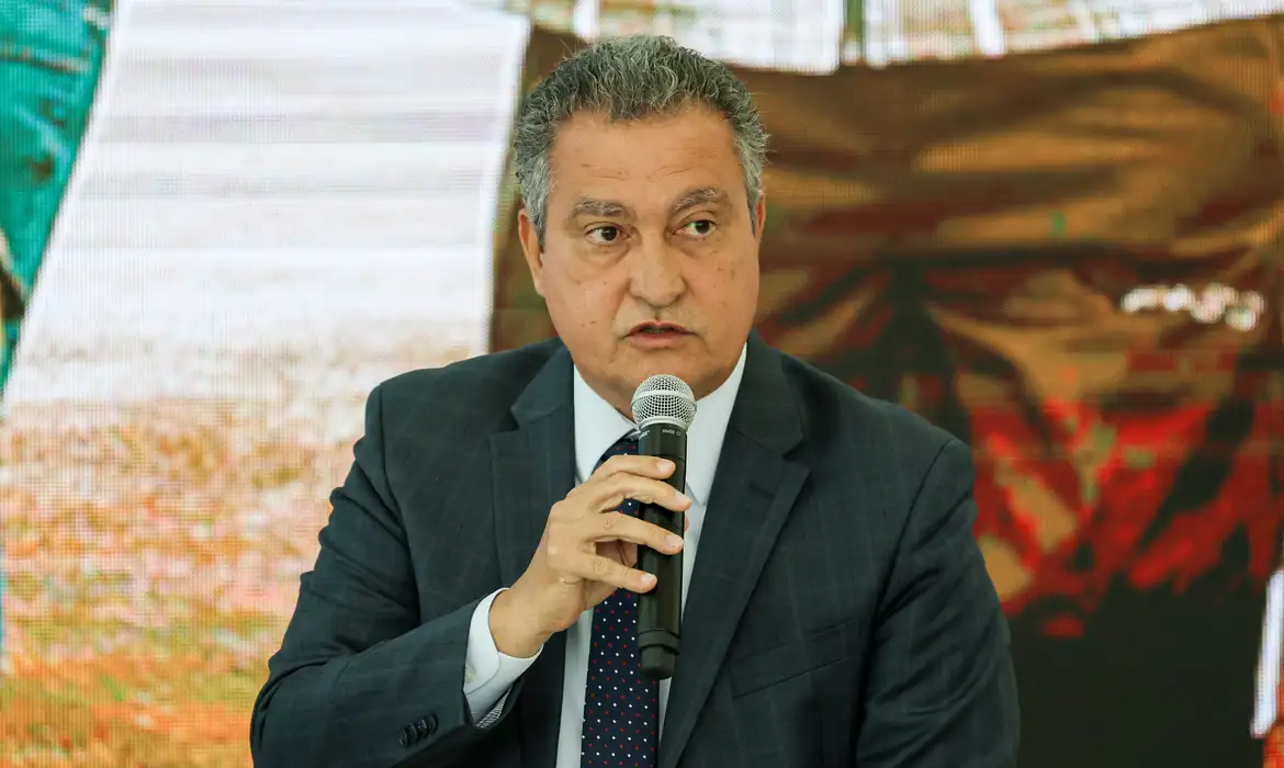 Ajuda a empresas gaúchas terá verificação de estragos, diz ministro
