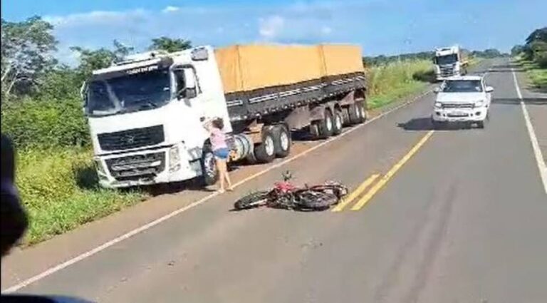 Após parar embaixo de caminhão na BR 364, motociclista é resgatado em Vilhena