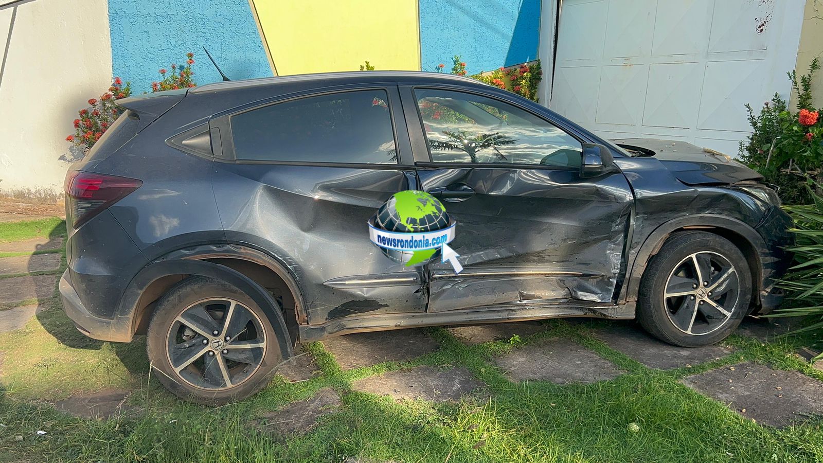 Motorista de HR-V fica ferida em acidente com Etios em Porto Velho