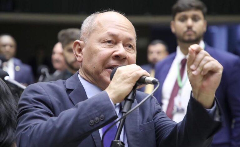 CORONEL CHRISOSTOMO: Desgoverno do PT agora avalia VETAR taxação federal de compras internacionais até US$ 50. - News Rondônia