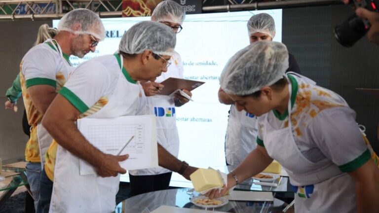 Queijos de Rondônia são avaliados por juízes especializados durante 11ª Rondônia Rural Show Internacional