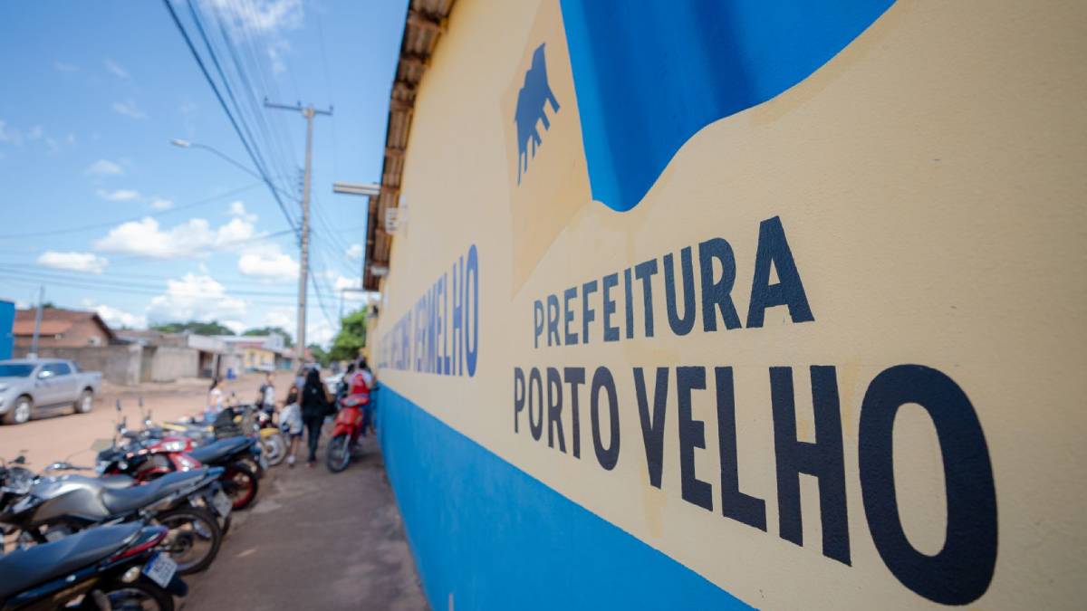 Prefeitura de Porto Velho entrega uniformes escolares nas escolas do baixo Madeira e zona Leste
