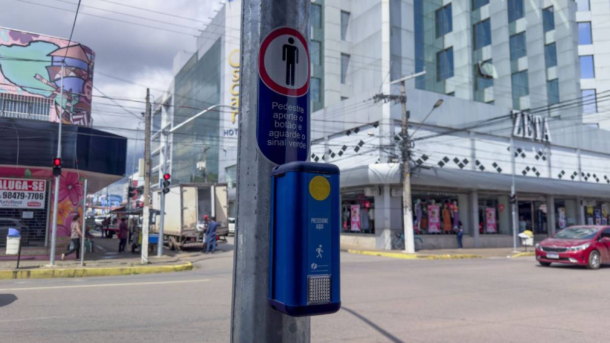 Semáforos inteligentes com sinais sonoros para deficientes visuais são instalados em Porto Velho