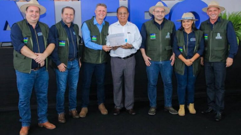 Deputado Marcelo Cruz presta homenagens a Assembleia de Deus em Ji-Paraná e personalidades