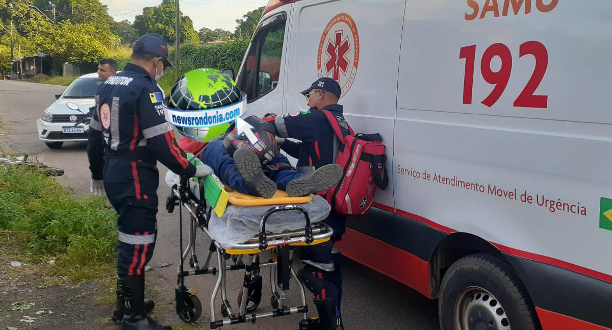 NO CENTRO: Motorista faz conversão para entrar em garagem e causa grave acidente com motociclista - News Rondônia