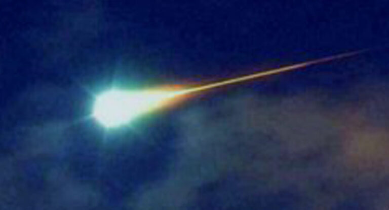 Meteorito Ilumina Céu de Portugal e Espanha com Clarão Verde-Azul - News Rondônia