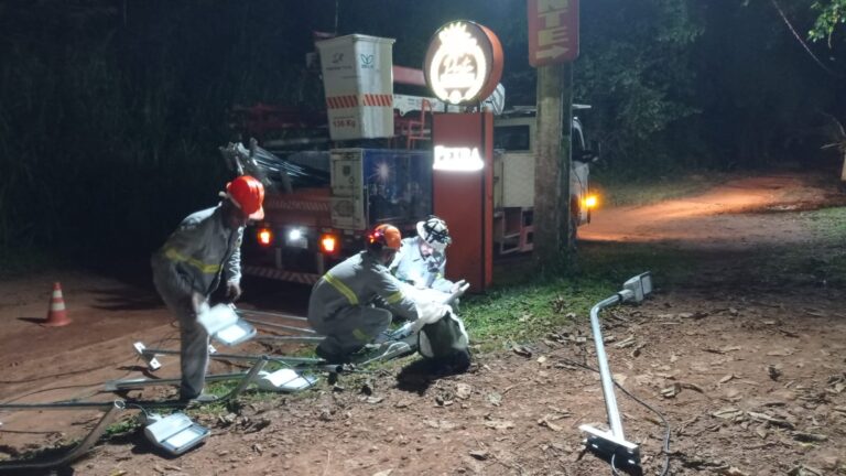 Vereador Valtinho Canuto agradece a EMDUR pela manutenção e instalação de lâmpadas de LED na Rua Madeira Mamoré