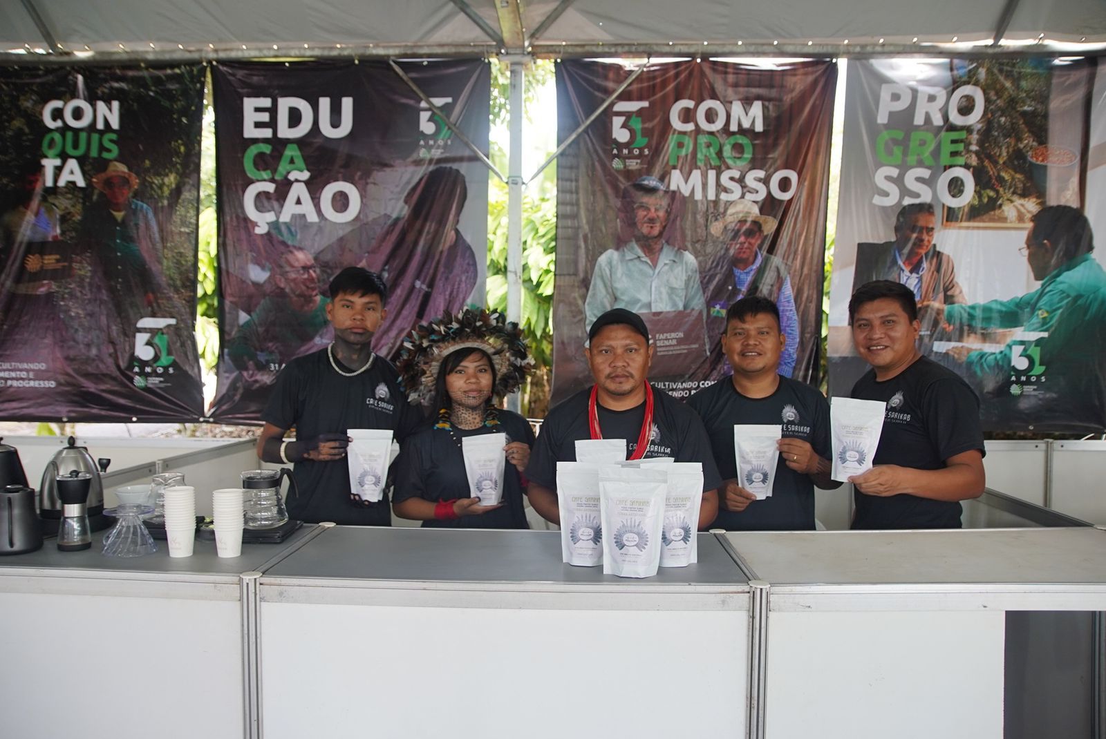 Rondônia Rural Show: Suruís lançam marca de café 100% rondoniense - News Rondônia