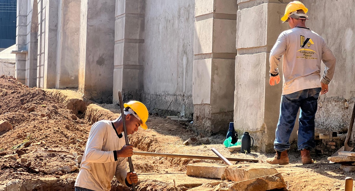 Obras do Centro Comercial Urbano em Jaru são retomadas