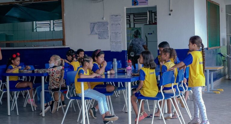 Prefeitura convoca novos candidatos para serviços voluntários no programa "Mãos dadas com a educação"