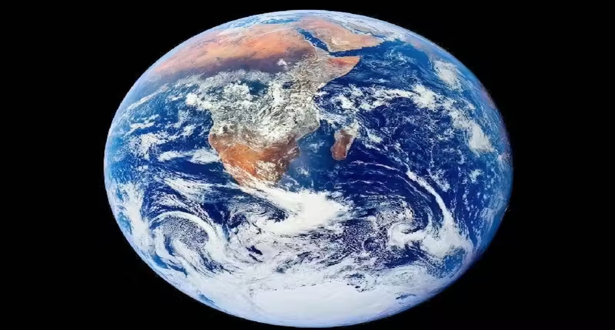 Cientistas descobrem exoplaneta parecido com a Terra; pode ser habitável