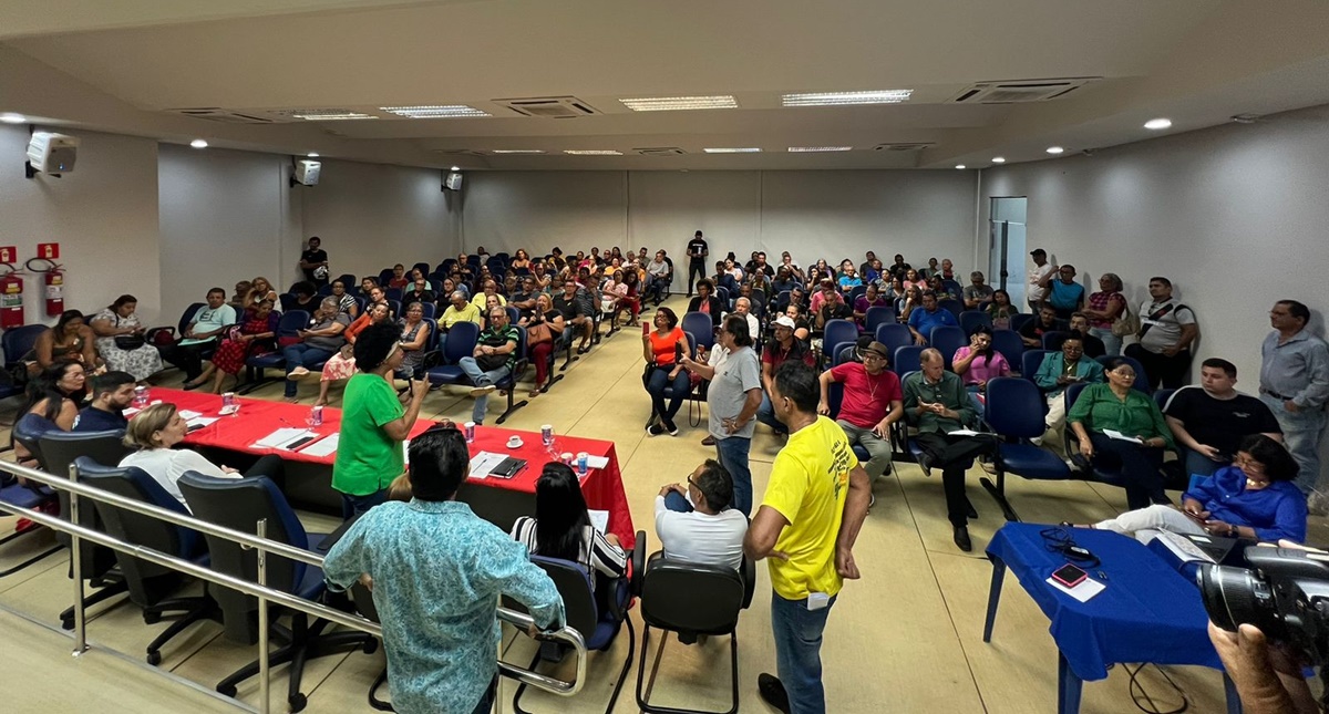 Sílvia Cristina participa de reunião no Sintero para discutir enquadramento de técnicos na transposição - News Rondônia