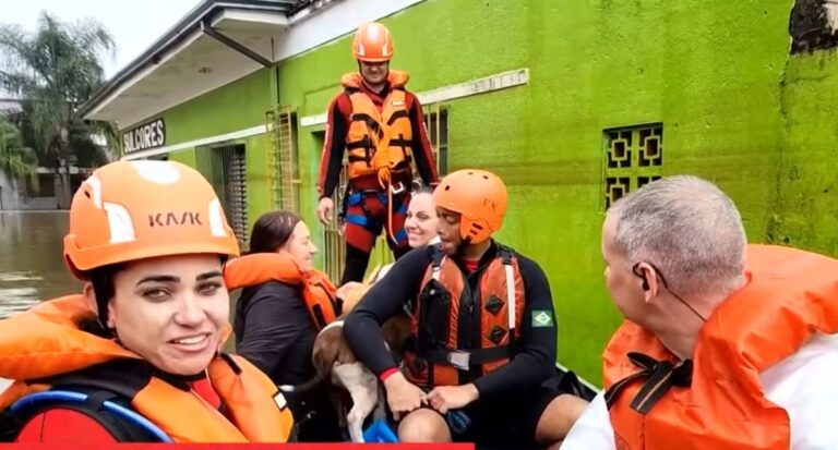RO pelo RS: em meio a relatos comoventes, bombeiros de RO resgatam senhora no dia do aniversário