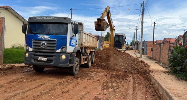 Prefeitura de Jaru segue com ações de melhorias de ruas no município; equipes trabalham no Jardim Europa