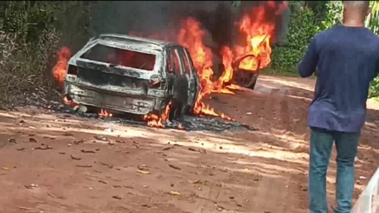 Vídeo: Veículos são incendiados na zona sul após ação de criminosos - News Rondônia