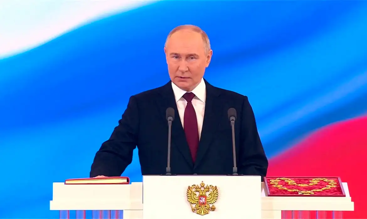Putin alerta sobre confronto global ao celebrar vitória na 2ª Guerra