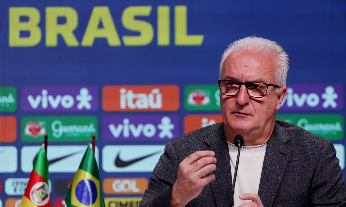 Dorival Júnior convoca seleção renovada para disputa da Copa América