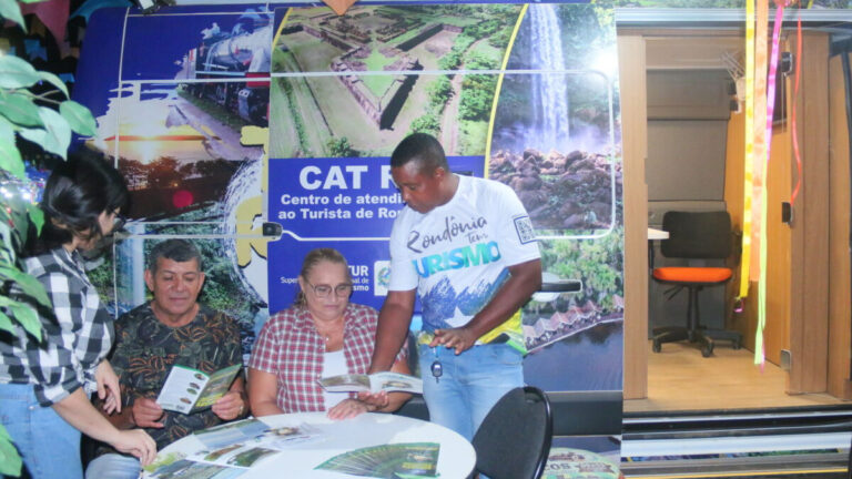 Centro de Atendimento aos Turistas oferece informações à população durante o Flor do Maracujá - News Rondônia