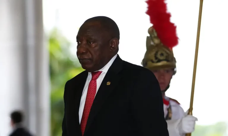 Ramaphosa toma posse como presidente da África do Sul