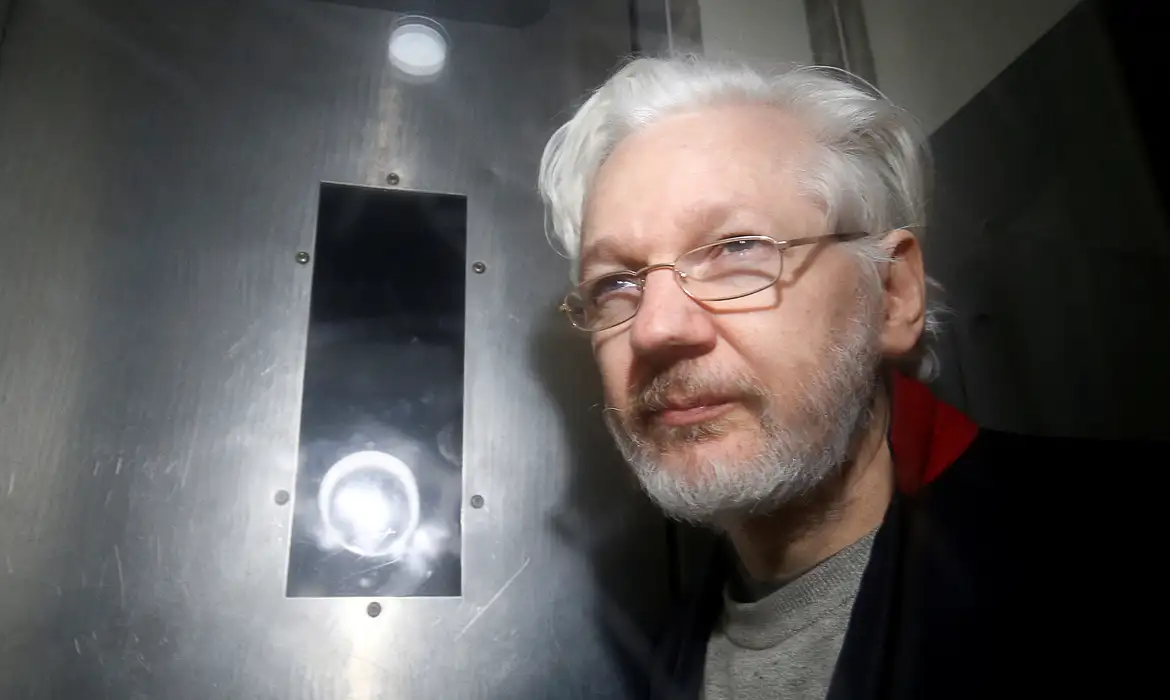 Assange chega a acordo com os Estados Unidos e deixa prisão