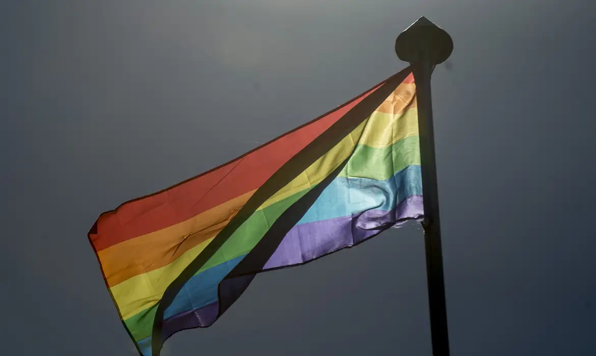 Pré-candidaturas de pessoas LGBT+ à eleição municipal já são 299
