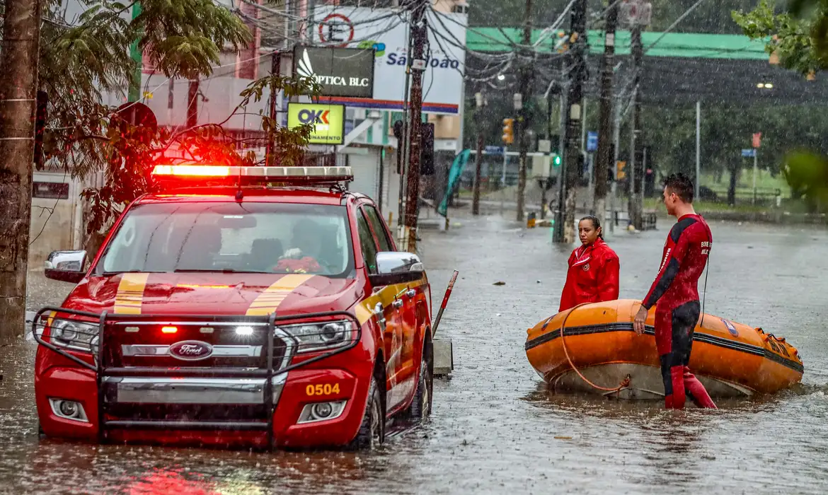 Número de mortes em desastre climático no RS sobre para 171