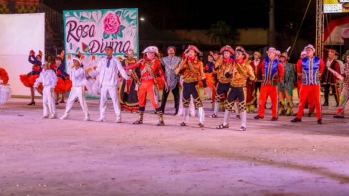 Variedade de cores, brilho e muita dança marcam terceira noite do Arraial Flor do Maracujá