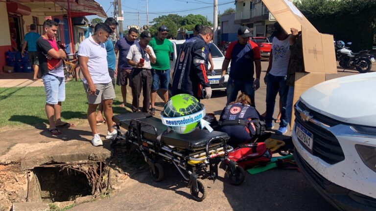 Carro invade preferencial e causa gravíssimo acidente com motociclista