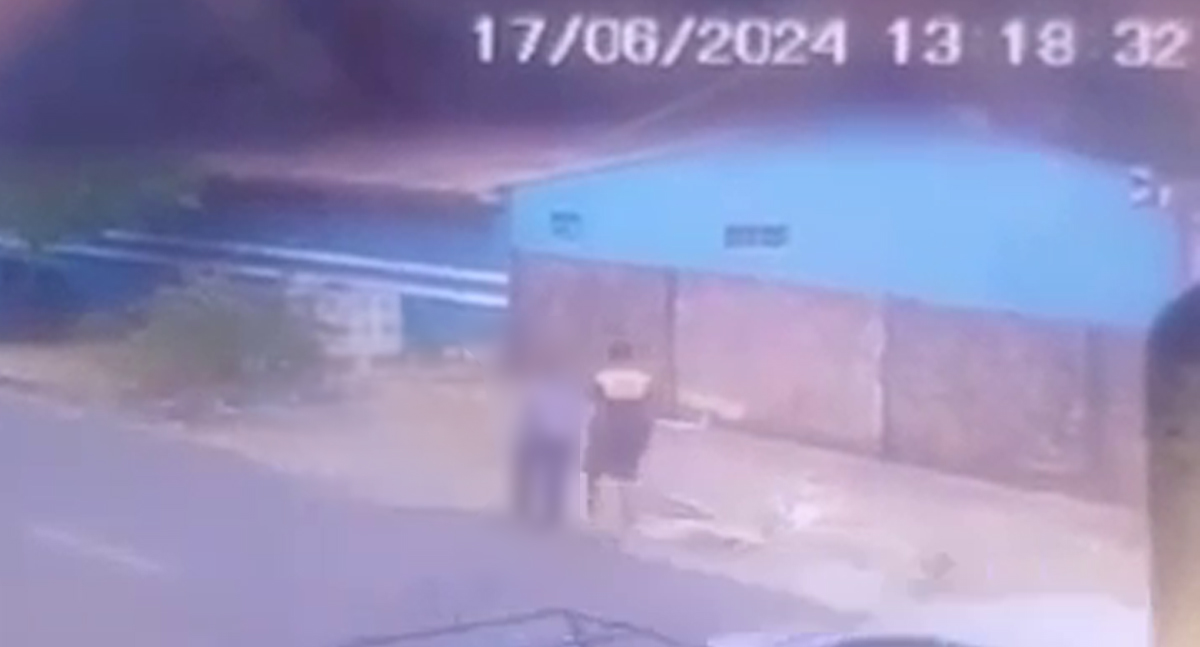 ASSISTA: Vídeo mostra homem levando menina de 12 anos para abusar na vala - News Rondônia