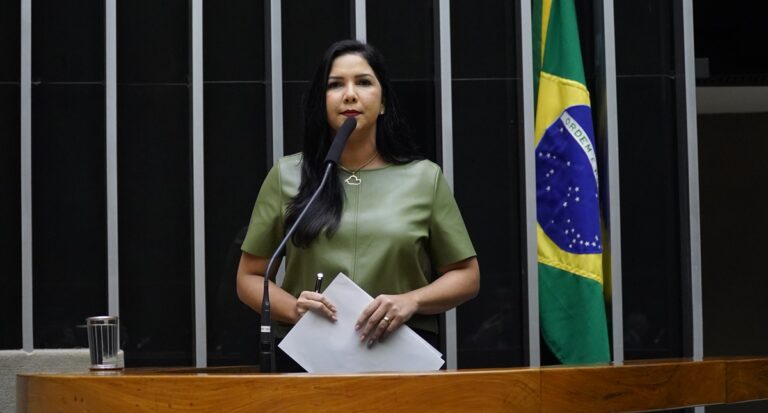Derrubada de Vetos no Congresso Nacional: Vitória da Oposição e Atuação Destacada da Deputada Federal Cristiane Lopes