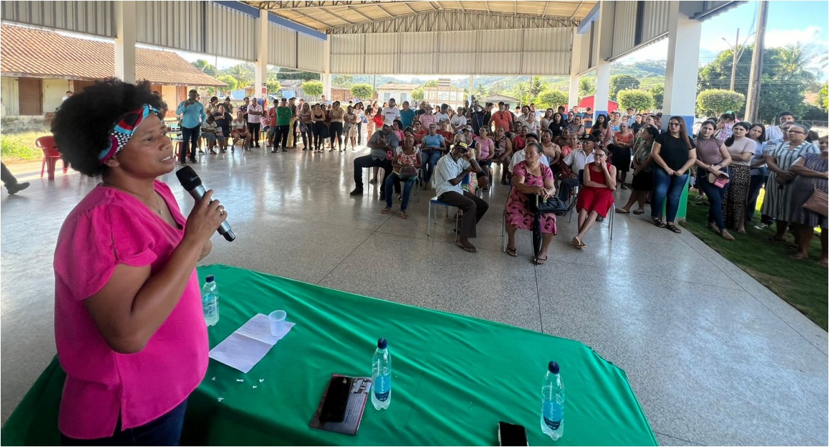 Sílvia Cristina entrega novo barracão da feira em Governador Jorge Teixeira