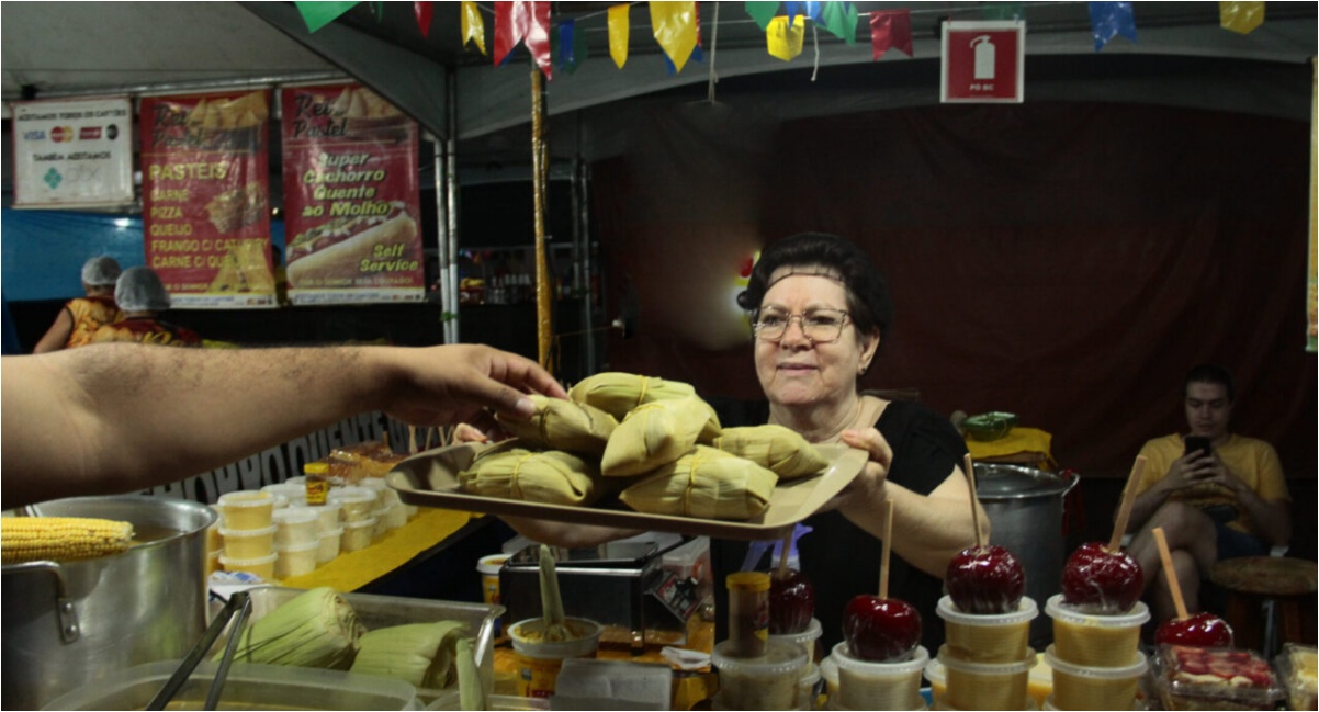 Cardápios variados de comidas típicas são atrativos no Arraial Flor do Maracujá, em Porto Velho