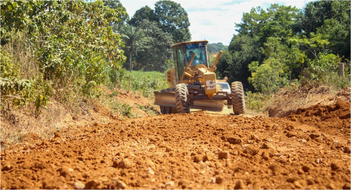 Prefeitura realiza recuperação das estradas em Cujubinzinho e comunidade Terra Santa, área rural do município