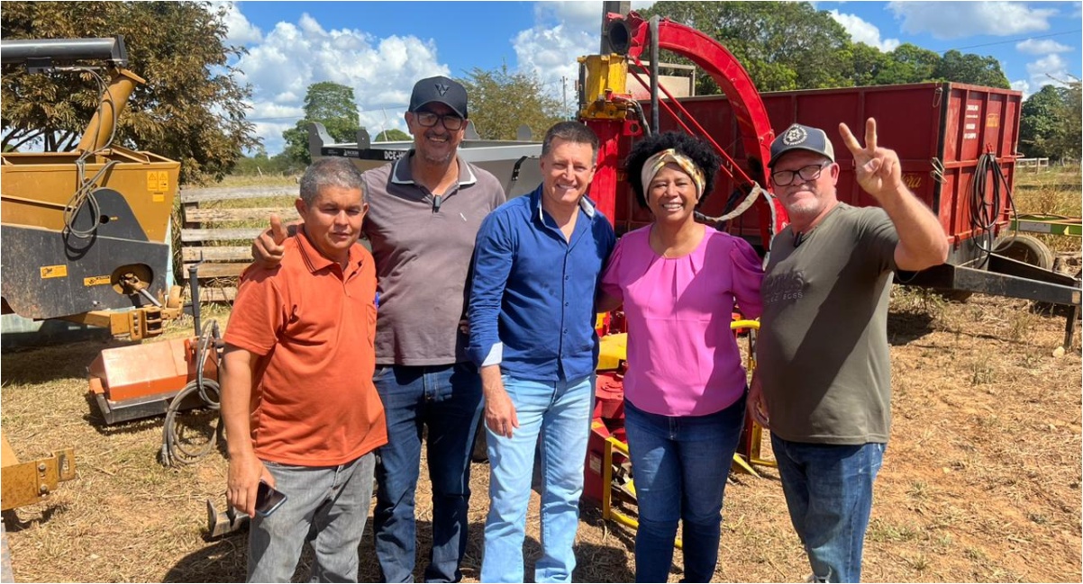 Deputada Sílvia Cristina entrega implementos agrícolas para associação de produtores rurais em Urupá