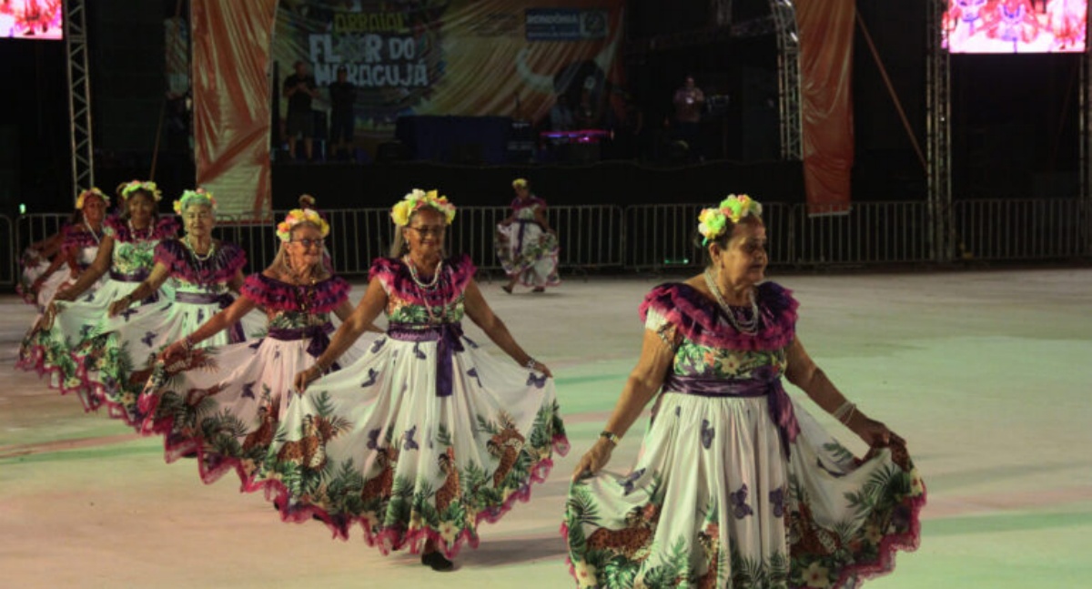 Atrações juninas e show nacional marcam primeira noite de apresentações do Arraial Flor do Maracujá, em Porto Velho - News Rondônia