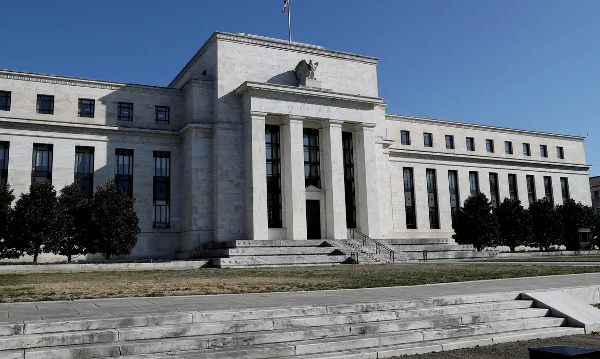 Autoridades do Fed reconhecem queda na pressão de preços, diz ata