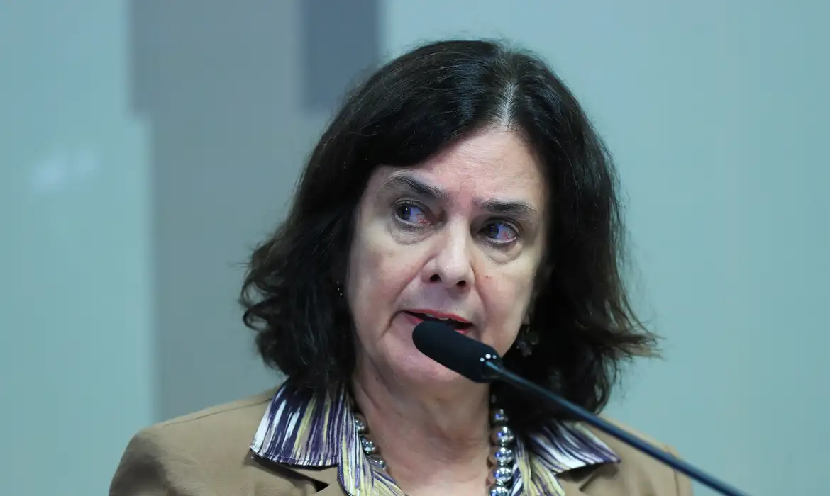 “Estamos muito aquém do que se faz nas redes de direita”, diz Nísia