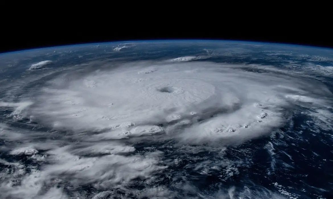 Tempestade Beryl deixa 3 mortos e 2,7 milhões sem energia no Texas