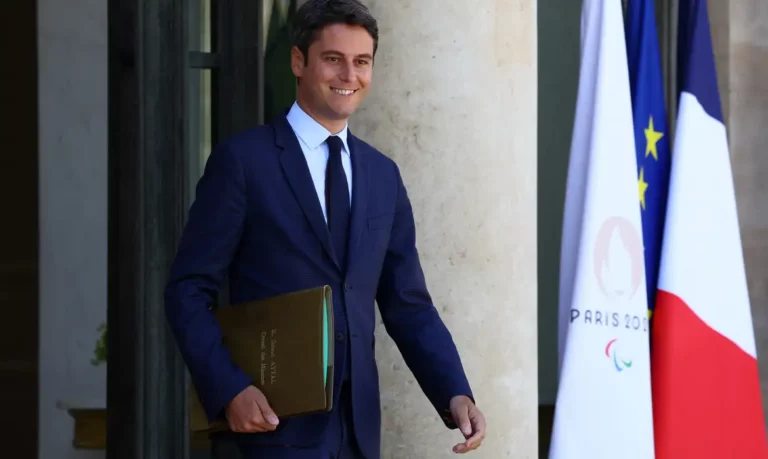 Presidente francês aceita a demissão do premiê Gabriel Attal