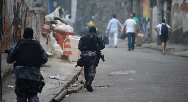 Mortes por intervenção policial quase triplicam em 10 anos no país