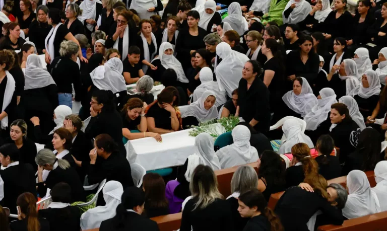 Israel promete atacar Hezbollah após foguete matar 12 em Majdal Shams