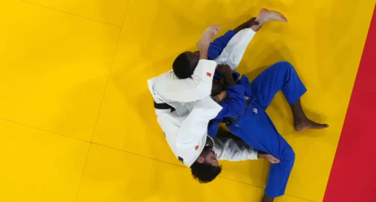 Judô: Rafael Macedo vence 3 lutas, mas deixa escapar o bronze em Paris