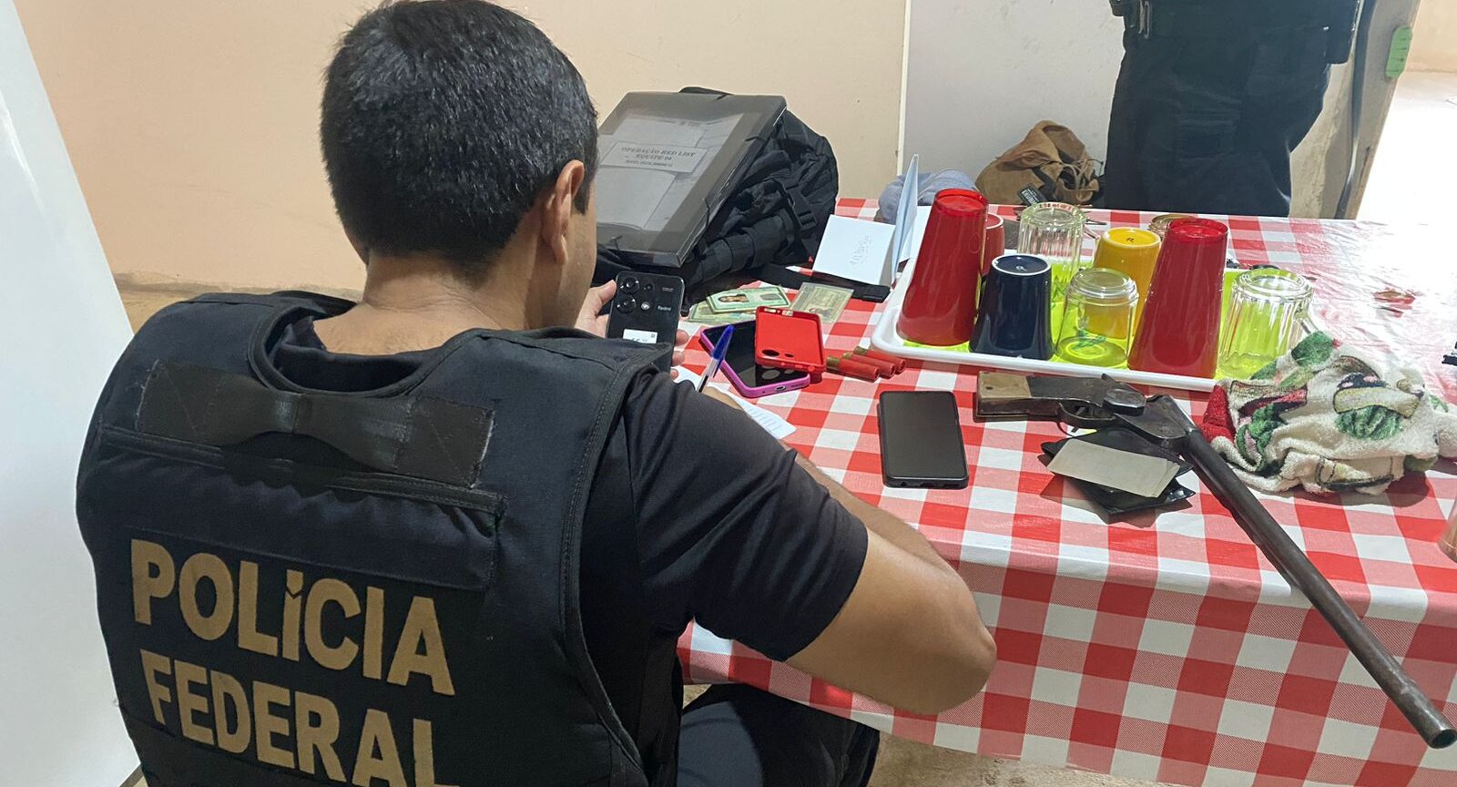 RED LIST: PF deflagra operação em combate ao crime de integrar organização criminosa