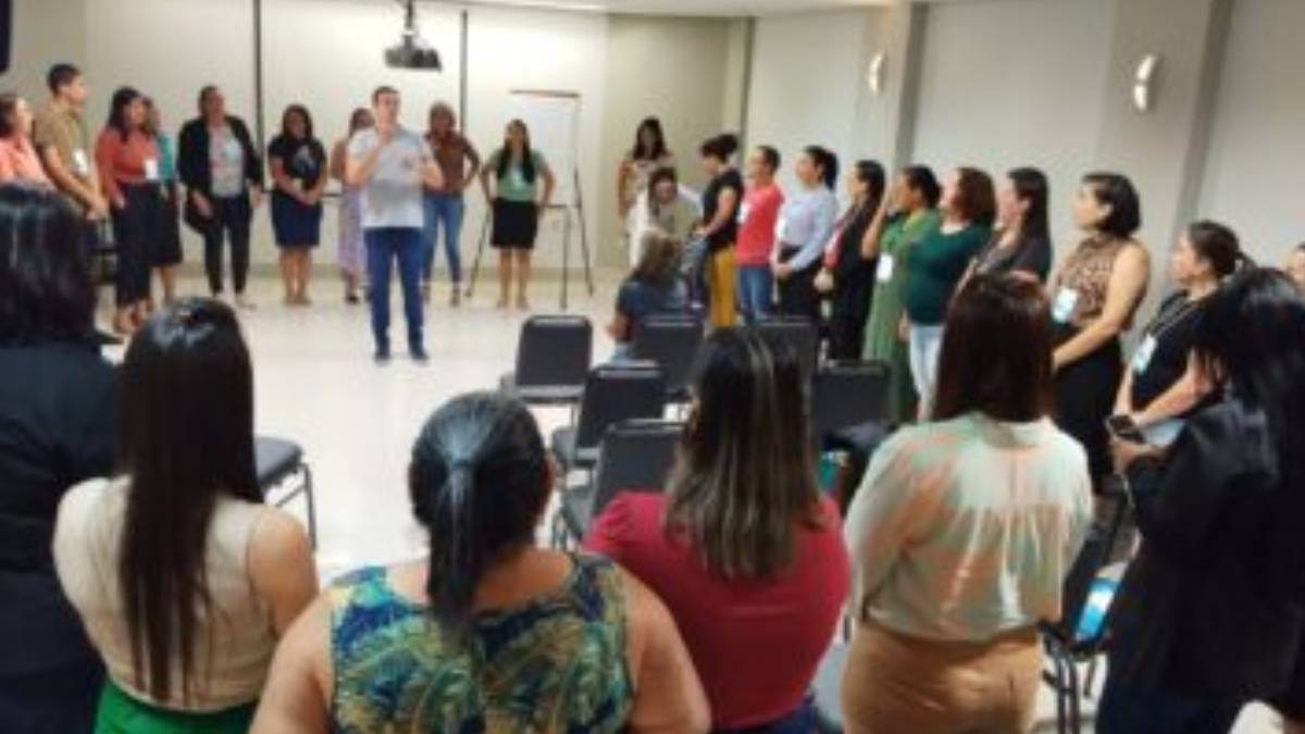 Professores que atuam em salas de recursos multifuncionais participam de curso de Libras Básico - News Rondônia