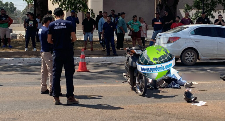 Motociclista morre atropelado por carreta na Jorge Teixeira